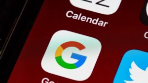 q w 4 1 0, tags: gambling - unsplash